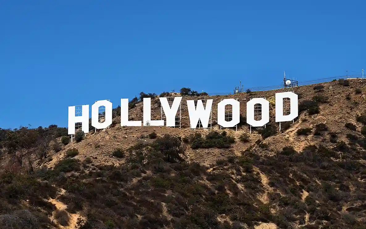 Menjelajahi Hollywood Sign