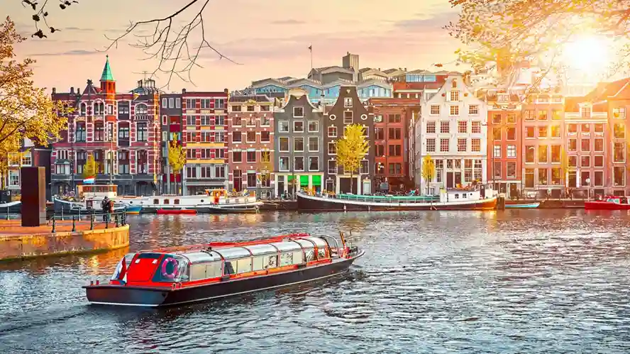 Wisata di Belanda: Jelajahi Negeri Kincir Angin yang Memikat Dunia