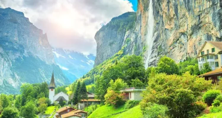 Lauterbrunnen Staubbach Falls, Air Terjun Ikonik Swiss yang Memikat Dunia