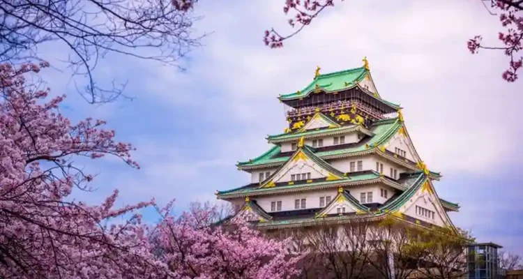 Osaka Castle Ikon Bersejarah Jepang yang Wajib Dikunjungi