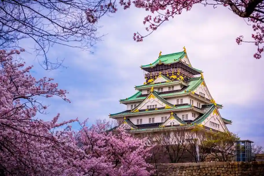 Osaka Castle Ikon Bersejarah Jepang yang Wajib Dikunjungi