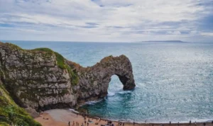 Liburan Alam di Jurassic Coast, Pantai Warisan Dunia Inggris yang Sarat Jejak Purba