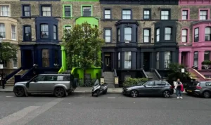 Menjelajahi Notting Hill, Kawasan Warna Warni London yang Selalu Mengundang Langkah