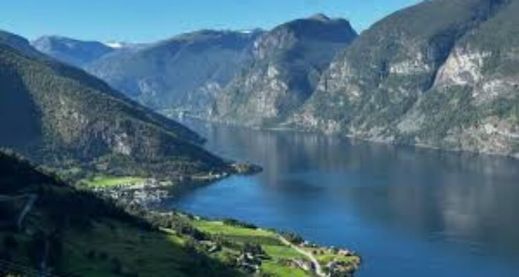 Wisata Alam Norwegia, Negeri Fjord yang Membuat Mata Sulit Berpaling