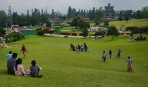 Bukit Kubu Brastagi, Hamparan Hijau yang Jadi Tempat Liburan Favorit Keluarga