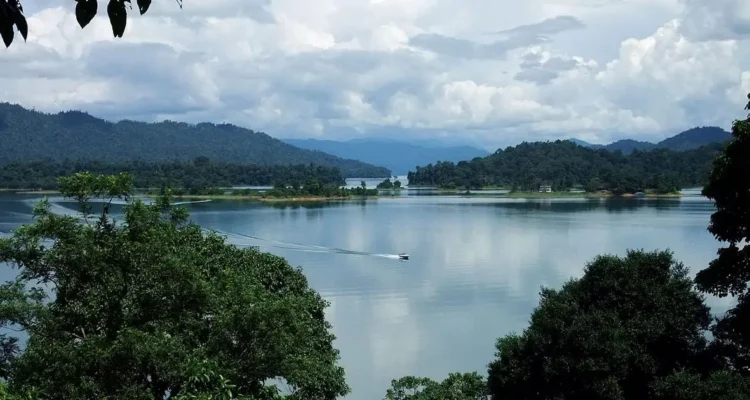 Danau di Malaysia yang Memikat, Dari Tasik Legenda sampai Surga Air di Tengah Hutan