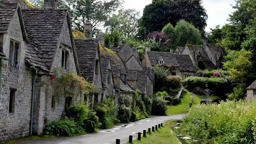 The Cotswolds, Pesona Desa Batu dan Perbukitan Hijau di Inggris