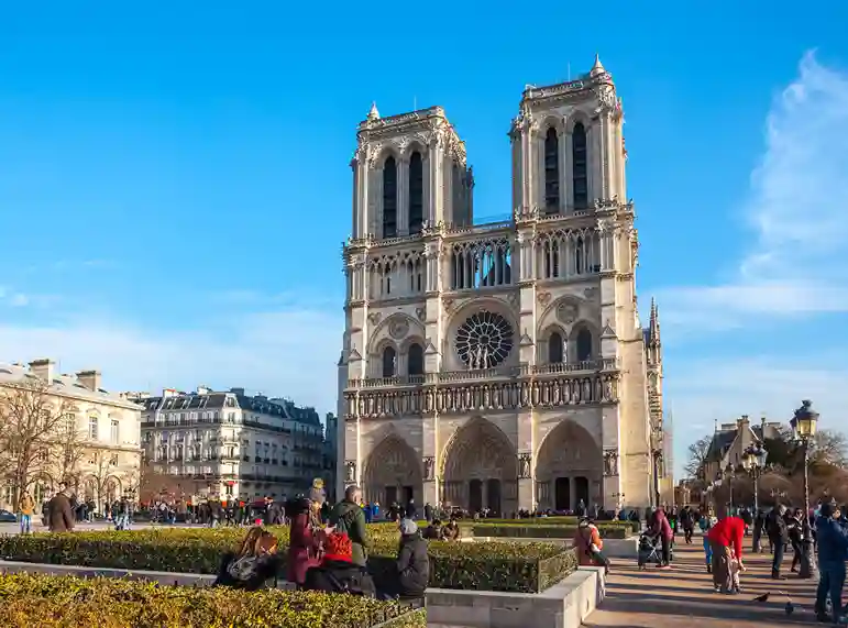 Notre Dame Paris, Jam Kunjung Terbaru dan Hal Menarik yang Bisa Dilihat
